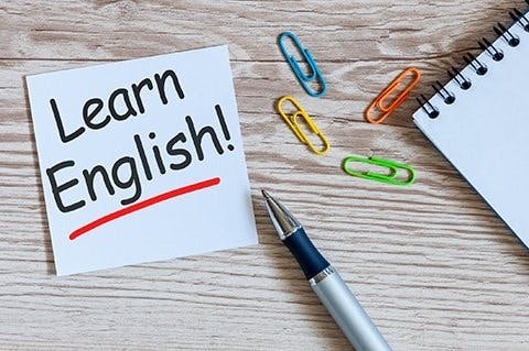 THE IMPORTANCE OF VISUALS  IN TEACHING ENGLISH AS A FOREIGN LANGUAGE